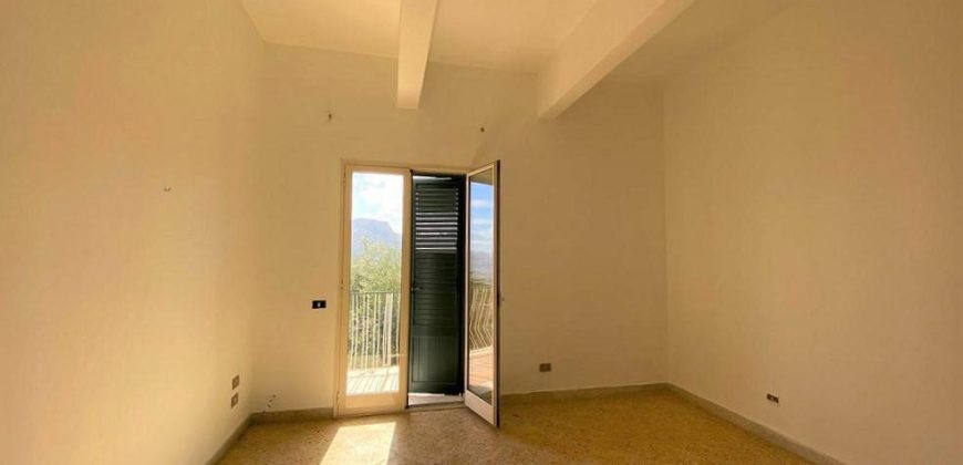Appartamenti in vendita – 7 Locali – Via Del Monte – Monreale