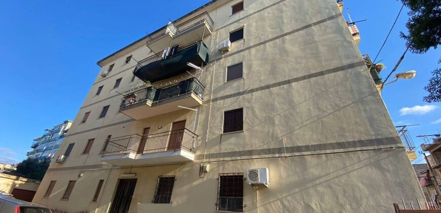 Appartamento in vendita – Trilocale – Via Pasquale Matera – zona Corso Dei Mille – Palermo