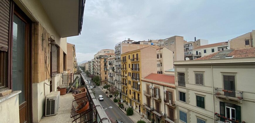 Appartamento in vendita – 7 Locali – Via Sciuti – Palermo